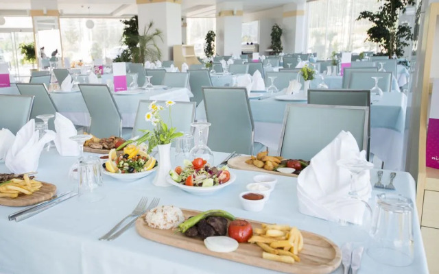 Larina Ninova Thermal Spa & Hotel