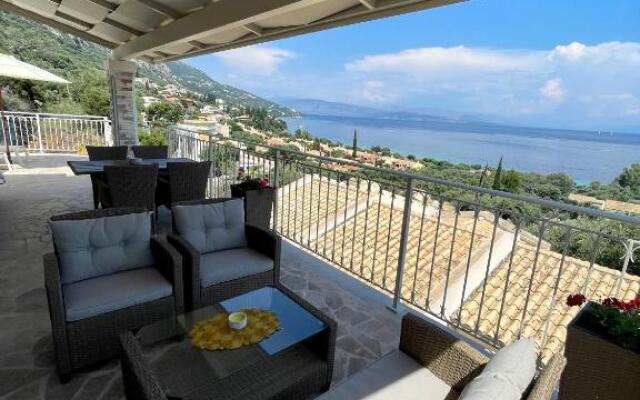 Villa Alemar House with Private pool and Spectacular sea views just 150m to the beach