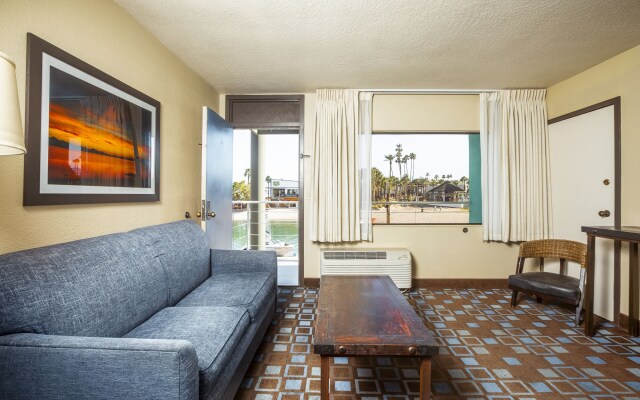 The Nautical Beachfront Resort