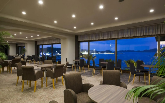 Toba Seaside Hotel