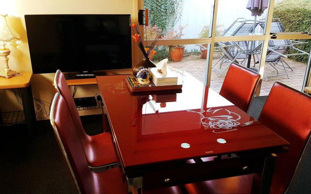 Ann’s Volcanic Motel