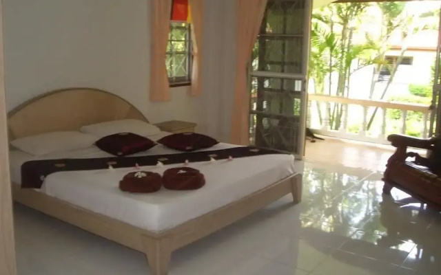 Smile House & Pool