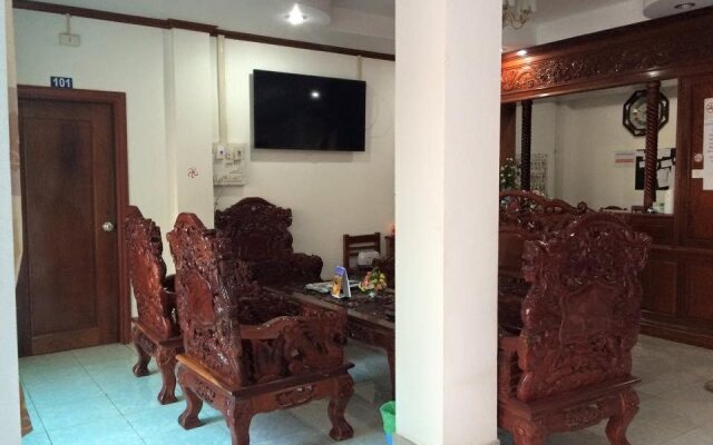 Leung Kham Hotel
