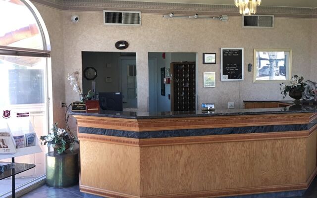 Applegate Inn