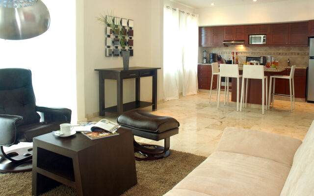 Maya Villa Condo Hotel & Beach Club