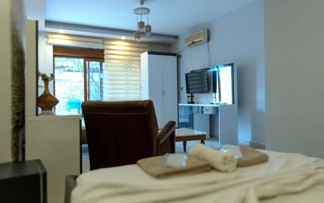 Stone House Foca Butik Otel