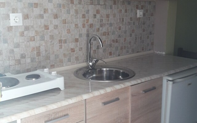 Finikas Apartments Polichrono