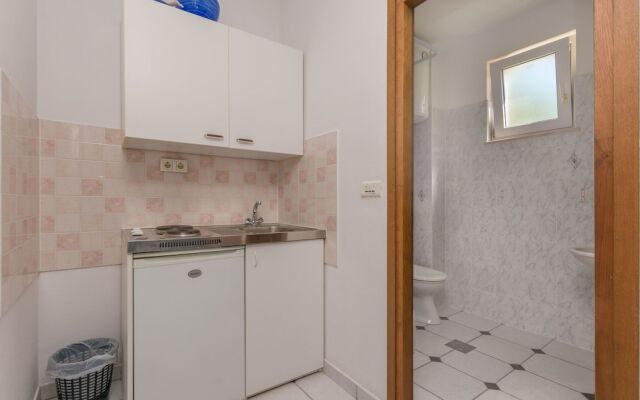 Apartments and Rooms Mate