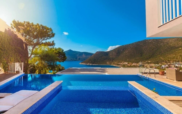 Villa Maris by Akdenizvillam