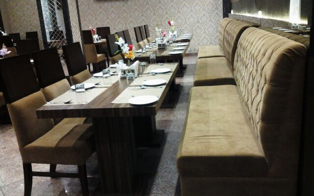 Hotel The Royal Bharti