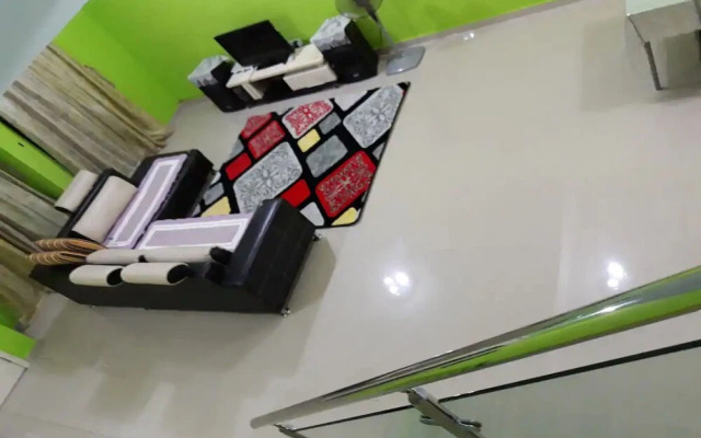 OYO 90215 Awani Homestay