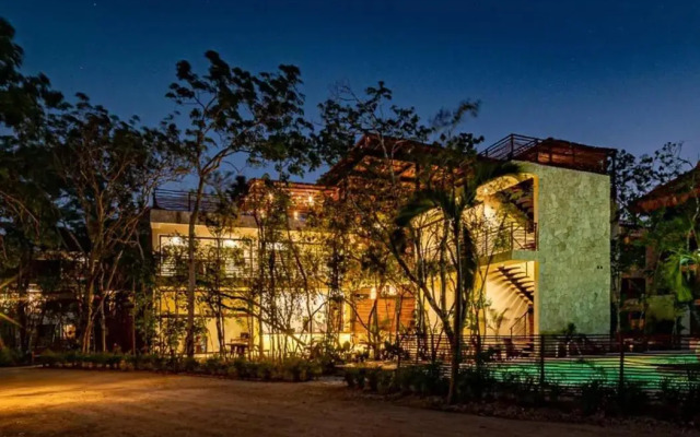 PentHouse con jacuzzi privado, cenotes, piscinas, GYM