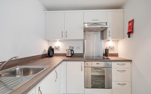 Stylish 2BR Apartment in Heart of Sheffield