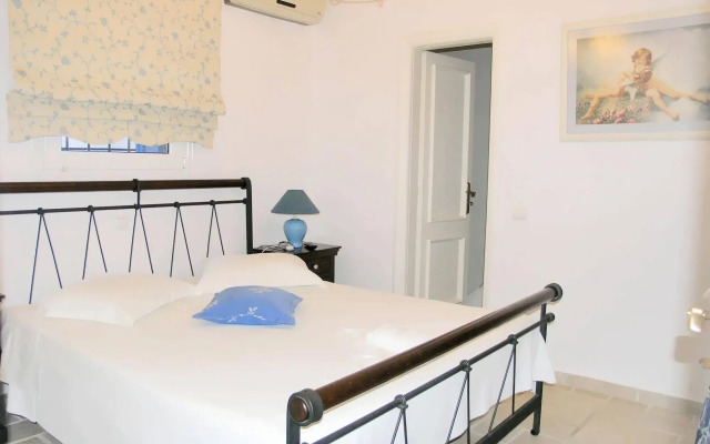 Mykonian Iros Suites & Villas