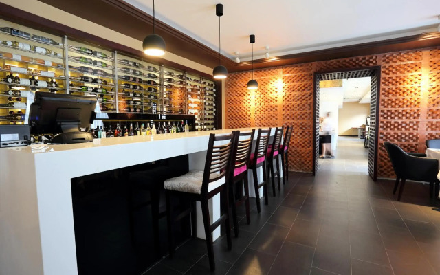 Arunreas Hotel