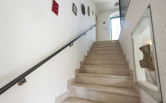 Charming Historic 2nd Floor Sea View Apartment