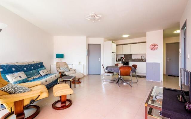 Nouveau appartement neuf avec balcon