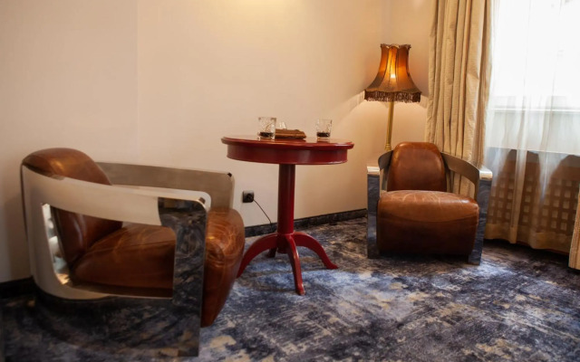 Meg Lozenetz Hotel