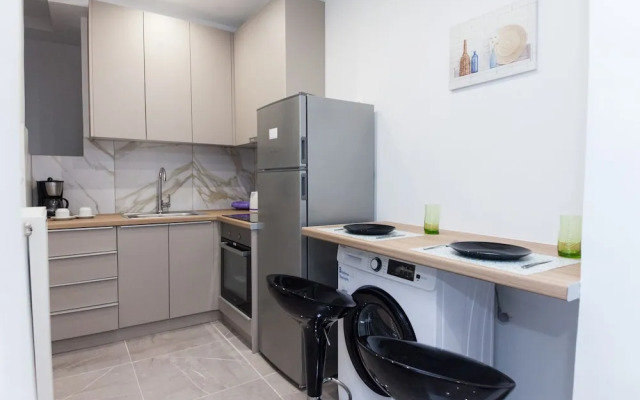 Stylish Brand New Apt at Megaro Mousikis