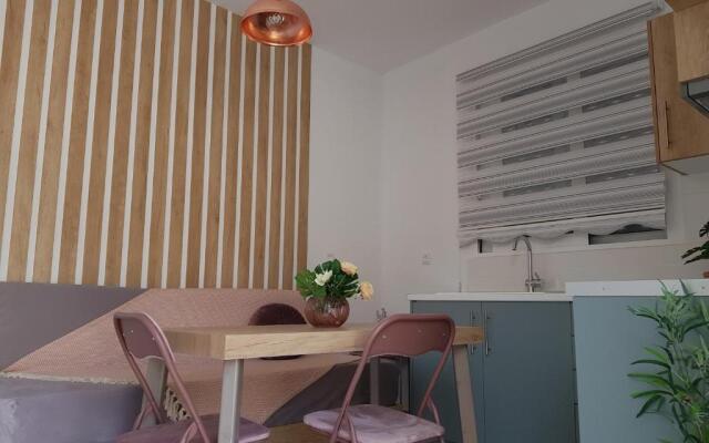 Galazia Thea Apartments