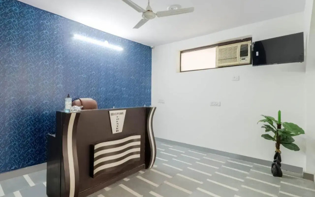 Collection O 79212 Dwarka Royal Inn