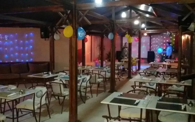 Golden Rose Hotel