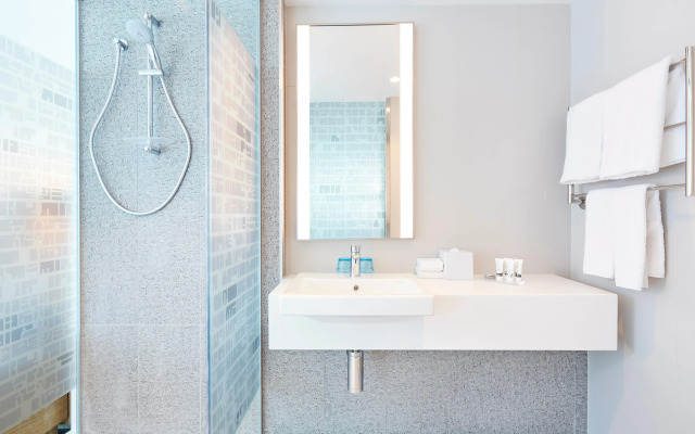 Holiday Inn Express Adelaide City Centre by IHG