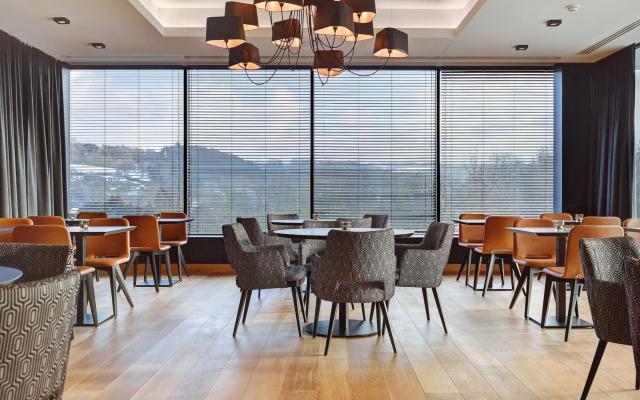 R hotel experiences