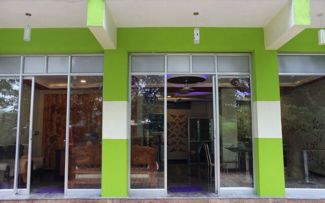 OYO 16541 Majestic Residency