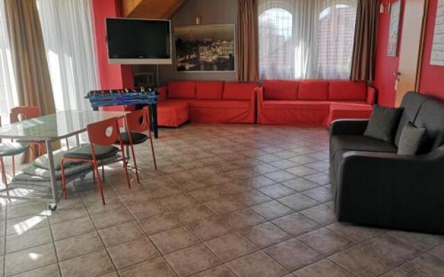 Universtreet Apartman