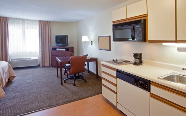 Hawthorn Suites by Wyndham Chicago Schaumburg