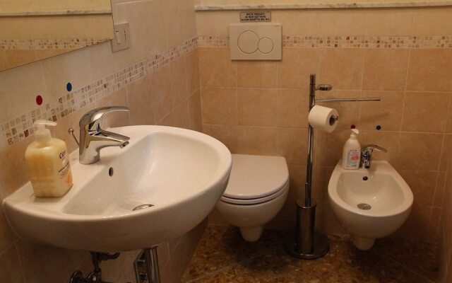 Guest House - Rooms Rent Cisanello