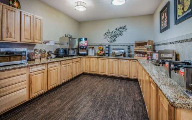 Best Western Plus Riverfront Hotel & Suites