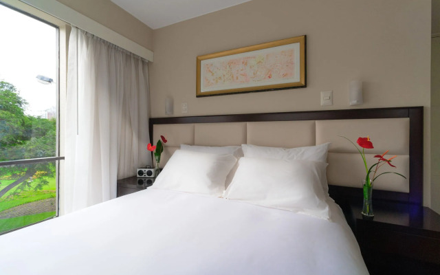 Roosevelt Hotel & Suites