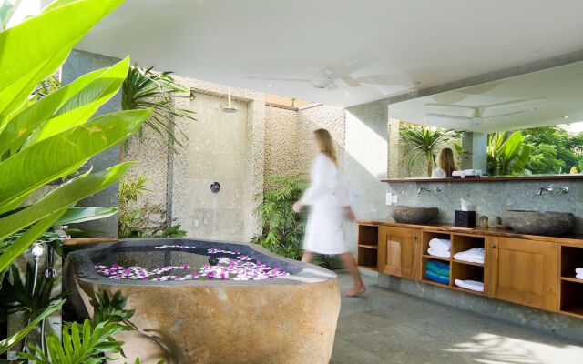 Batu Karang Lembongan Resort & Spa
