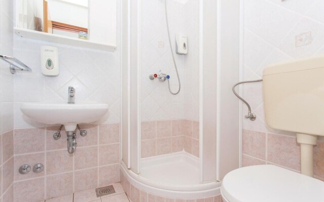 Beautiful Home in Malinska With Wifi and 3 Bedrooms