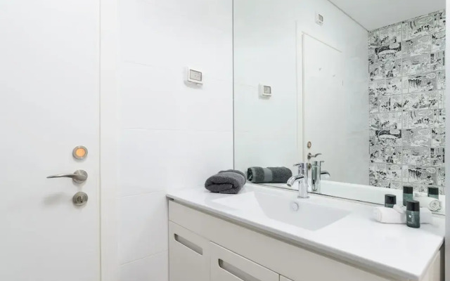 Bat Yam Luxury with Terrace & Sea View