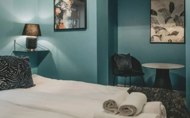 Nice 4-star Hotel Room With Free Breakfast