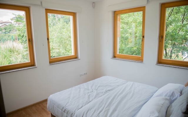 Leader Apartment
