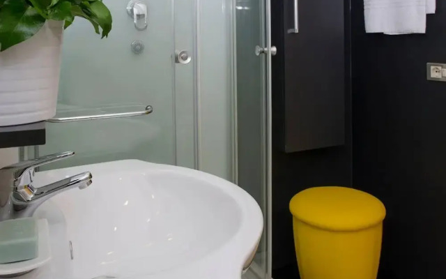 Altido Tiny Stylish Apart
