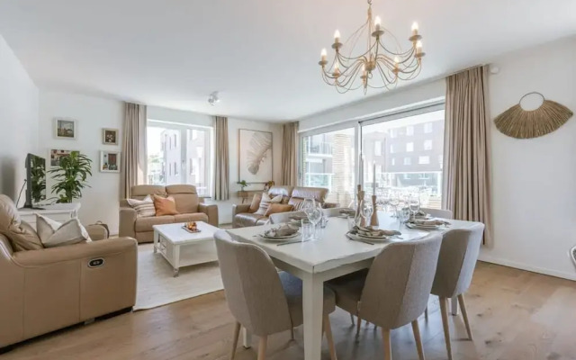 A Luminous Apartment Near the Marina