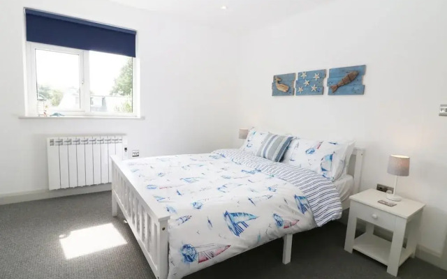 21 Llwyn Gwalch Estate