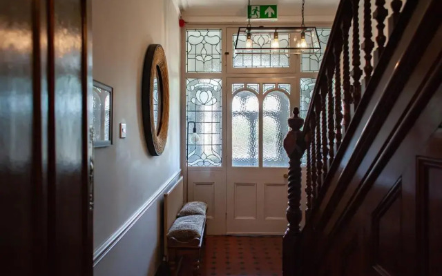 Oaklands Guest House