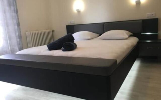 Au Charme du Lac Piscine & Spa 2