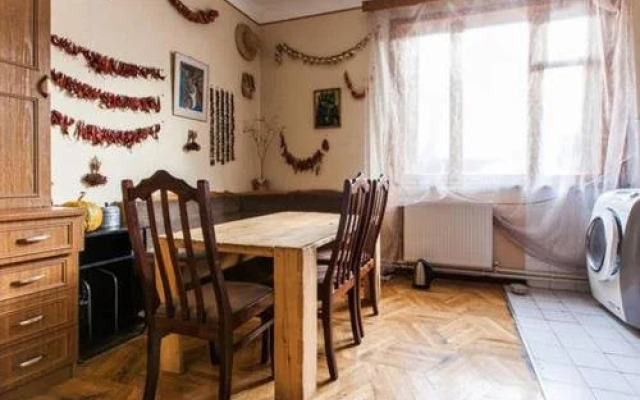 Dvizh Hostel Eli Spali