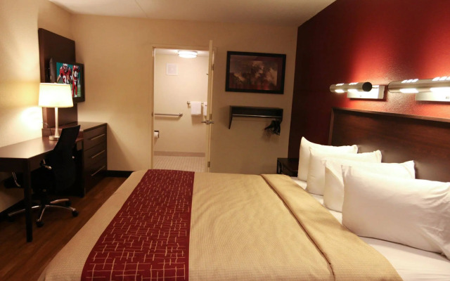 Red Roof Inn PLUS+ Pittsburgh South - Airport