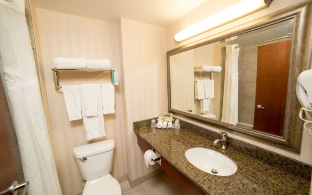 Holiday Inn Express Hotel & Suites Drayton Valley, an IHG Hotel