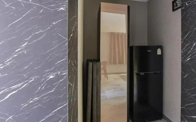 On & Off Hotel