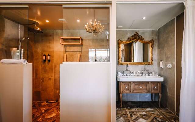 Le Hameau des Pesquiers Ecolodge, Curio Collection by Hilton