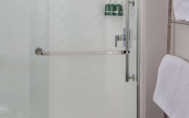 Sonesta Simply Suites Falls Church